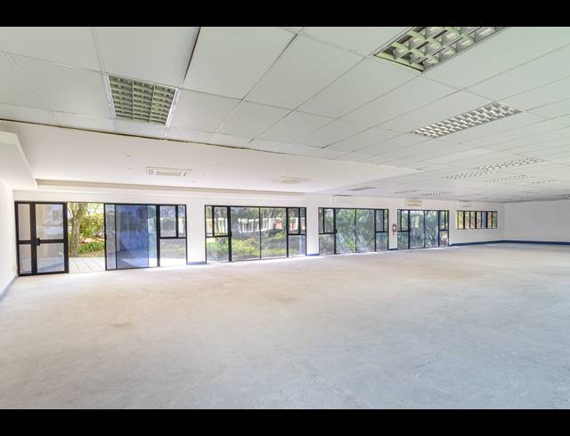 1,610M² OFFICE FOR SALE IN WOODMEAD